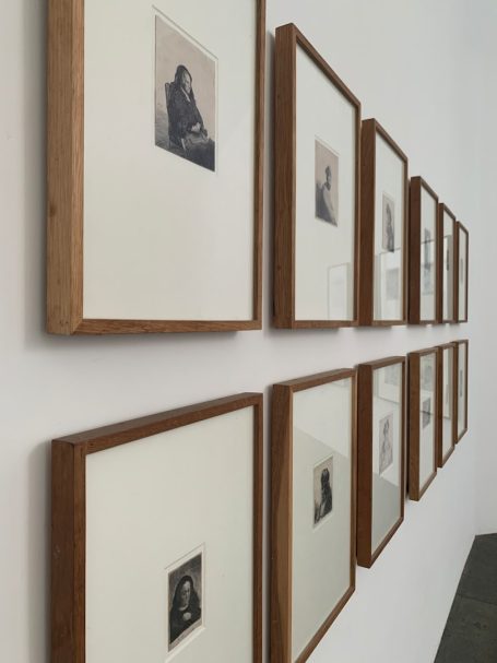 Bilder und Gemälde aufhängen Köln – präzise Wandmontage für sichere Befestigung